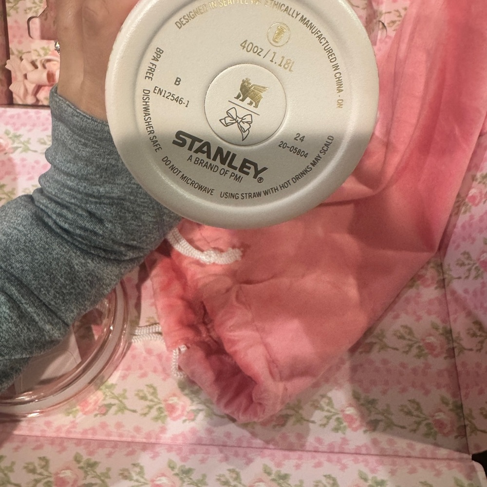 Stanley X LoveShackFancy Quencher 40 Oz Blooming Heirloom - Picture 10 of 11